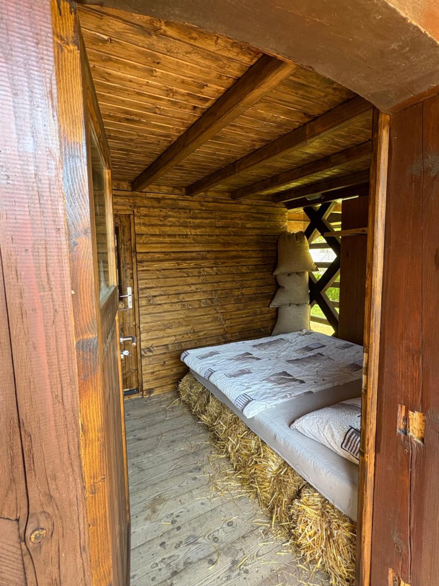 Resort Pod Orehi - Bled - Apartma & Glamping & Savna Exterior foto